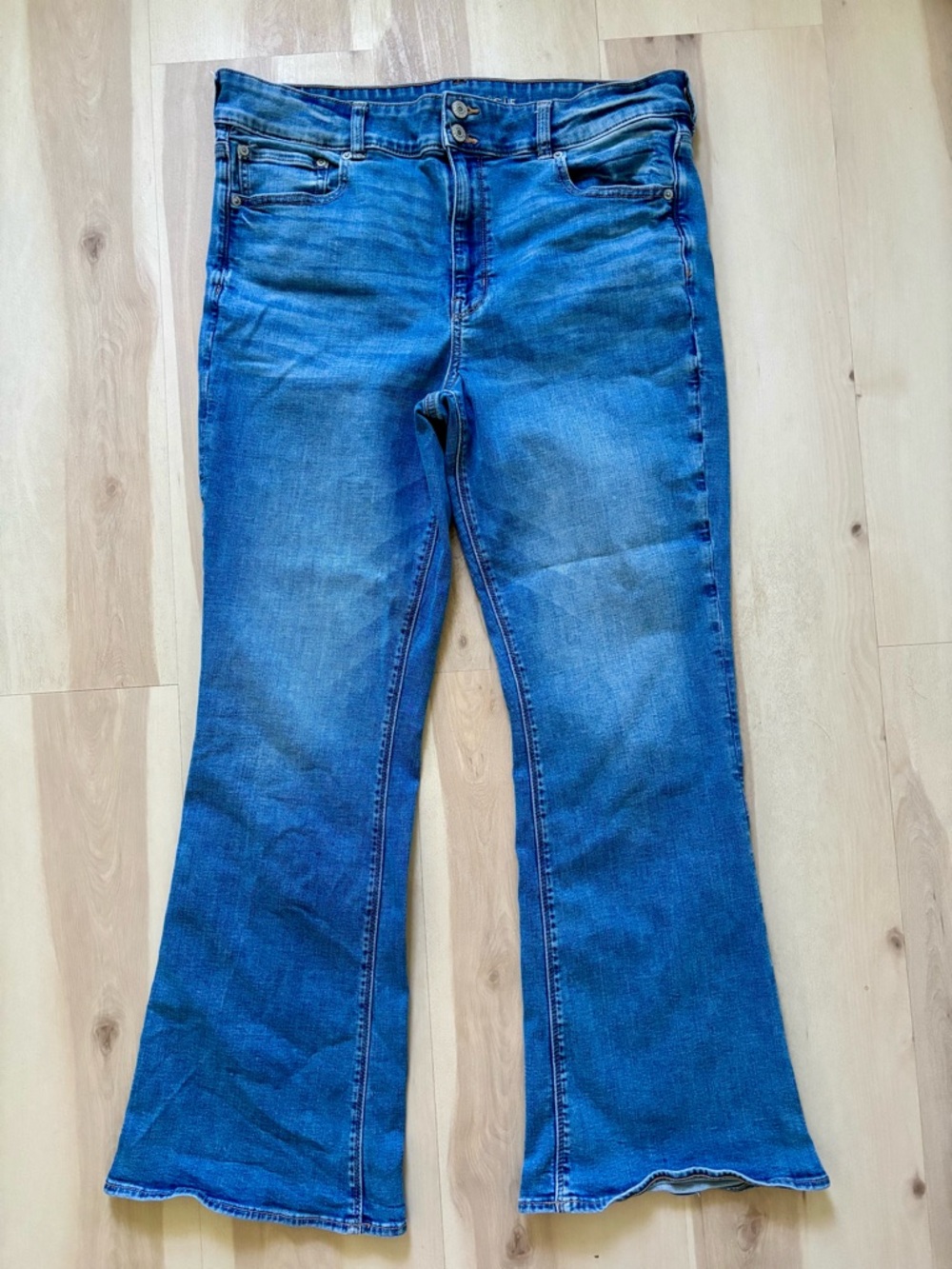 American Eagle 18 Regular Inseam Jeans Medium Wash Boho Hi Rise Artist Flare